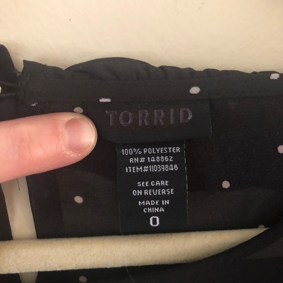 Torrid Chiffon Black White Dot Blouse Size 0 - Picture 8 of 8